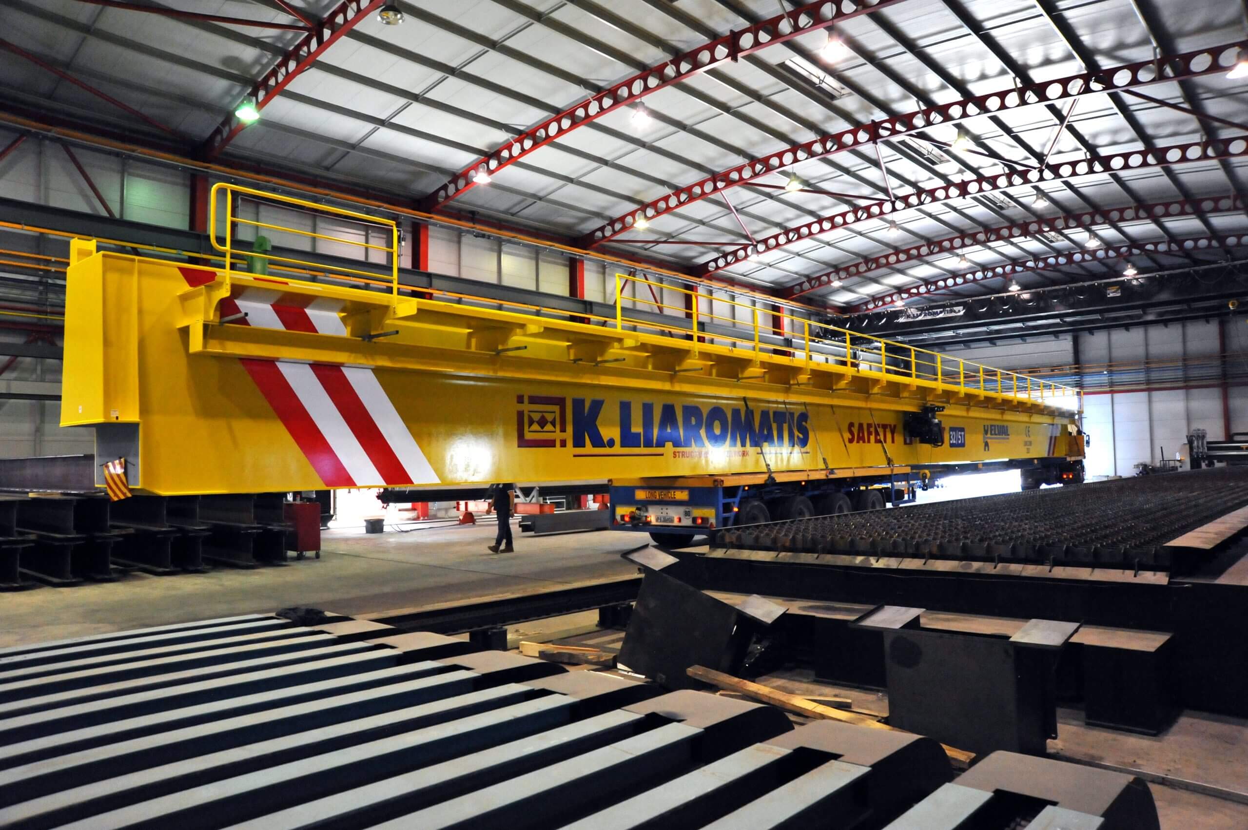 1.-ΕΟΤ-Cranes_Elval_32-5tn-x-41.4m_5471