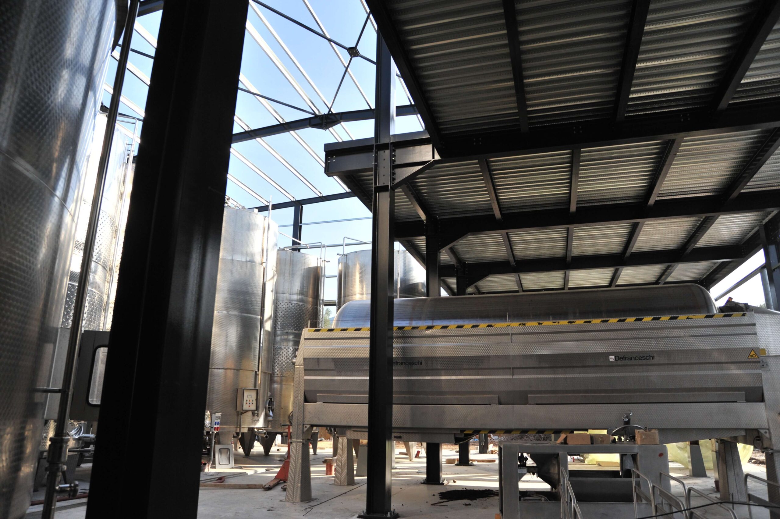 17. N4 -Steel Buildings_Antonopoulos Vineyards_Installation_5222