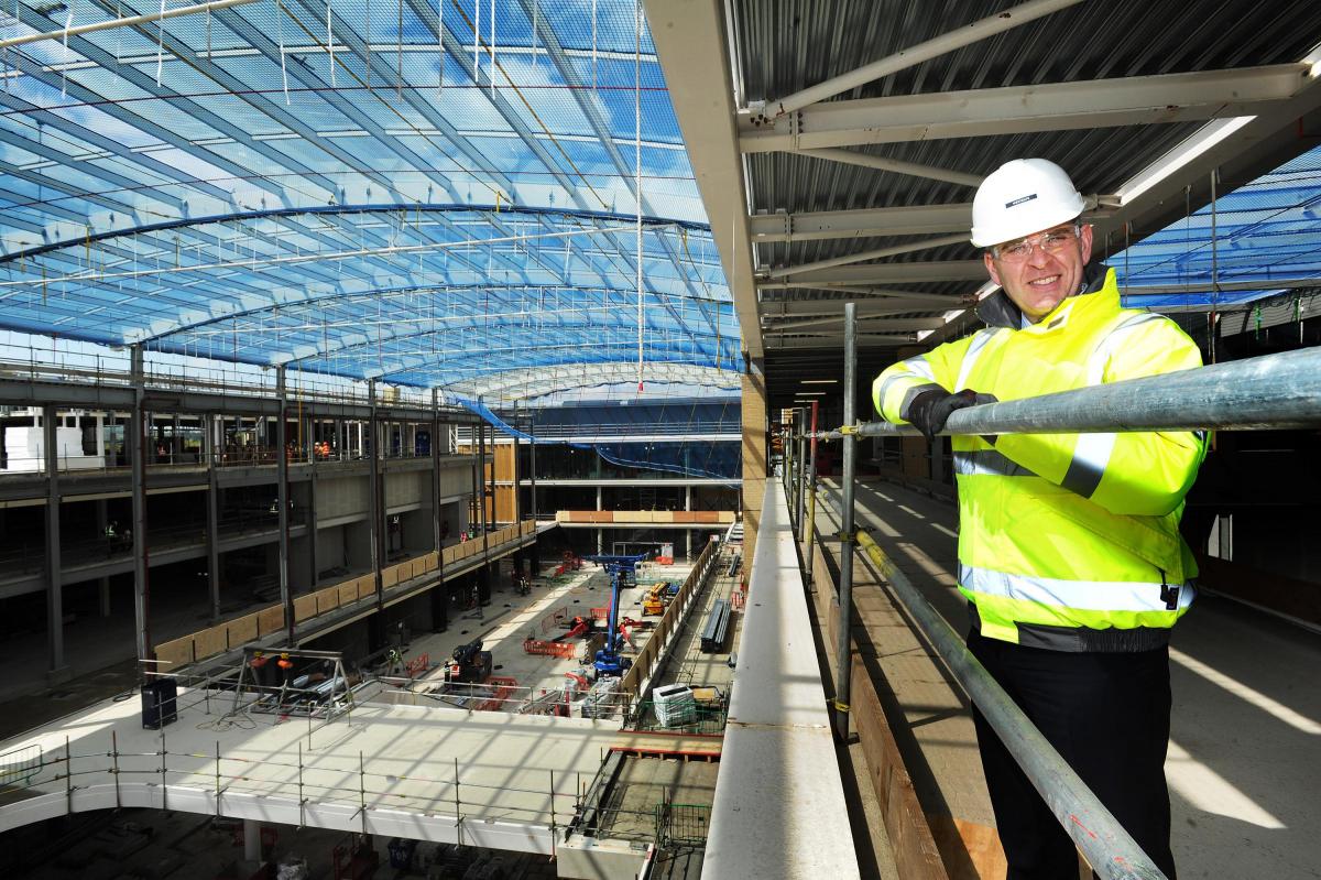 ROOFS OF WESTGATE OXFORD MALL - ΣΤΕΓΕΣ ΕΜΠΟΡΙΚΟΥ